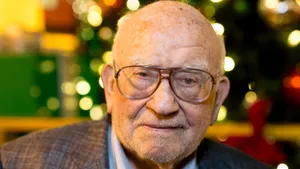 Edward Asner With Glasses Christmas Tree Wallpaper