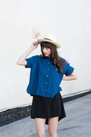 Effortless And Chic Minimalist Fashion Wallpaper