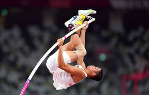 Ej Obiena 2020 Tokyo Olympic Games Pole Vault Wallpaper