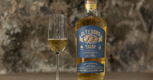 El Tesoro Extra Añejo Tequila And Sparkling Glass Wallpaper