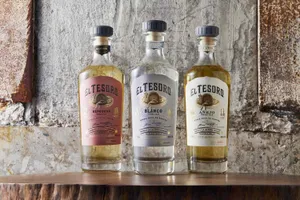 El Tesoro Reposado, Blanco, Añejo Tequilas Wallpaper