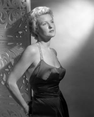 Elaine Stritch Vintage Portrait In Low Dress Wallpaper