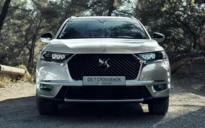 Elegance In Motion - Ds 7 Crossback E-tense Model Wallpaper