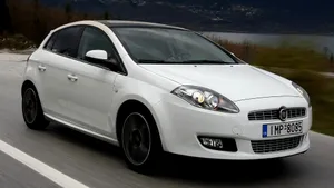 Elegance On The Road - Fiat Bravo Wallpaper