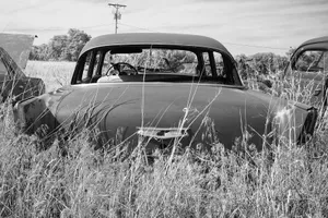 Elegant Black And White Vintage Car Wallpaper