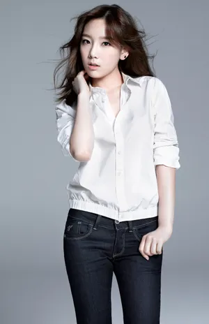 Elegant Casual Style Portrait Wallpaper