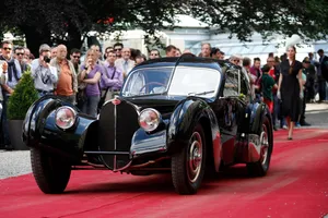 Elegant Classic - Bugatti Type 57sc Atlantic In Full Glory Wallpaper