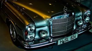Elegant Classic Mercedes-benz In High Definition Wallpaper