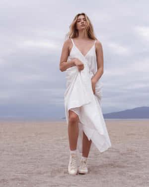 Elegant Desert Fashion Shoot Wallpaper