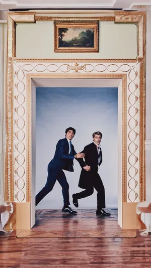 Elegant Doorway Dash Wallpaper