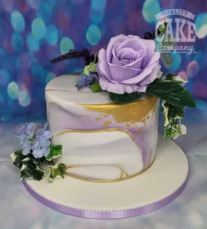 Elegant Floral Cake Design Wallpaper