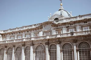 Elegant Historical Architecture Wallpaper