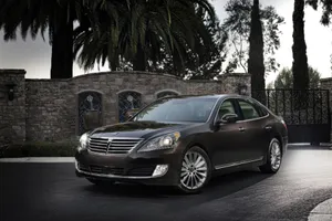 Elegant Hyundai Equus In Crisp High Resolution Wallpaper