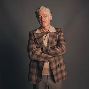 Elegant Manin Plaid Jacket Wallpaper