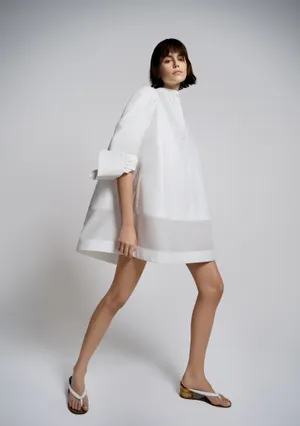 Elegant Minimalist Fashion Look Wallpaper