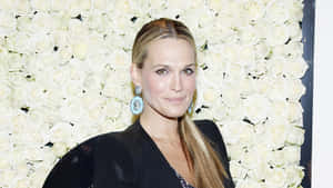 Elegant Molly Sims At An Event Wallpaper