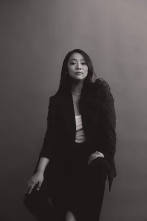 Elegant Monochrome Portrait Stephanie Hsu Wallpaper