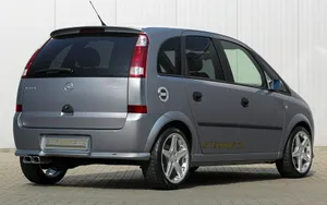 Elegant Opel Meriva In Full Display Wallpaper