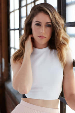 Elegant Portrait Amanda Crew Wallpaper