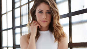 Elegant Portrait Amanda Crew Wallpaper