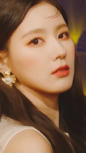 Elegant Portrait Kpop Star Wallpaper