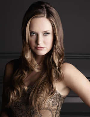 Elegant Portrait Merritt Patterson Wallpaper