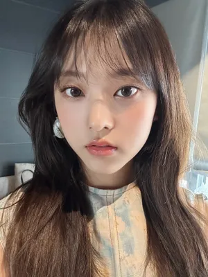 Elegant Portrait Young Woman Wallpaper