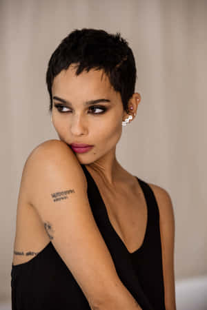 Elegant Portrait Zoe Kravitz Wallpaper