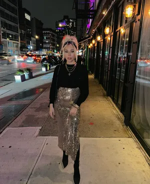 Elegant Urban Nightlife Fashion Wallpaper