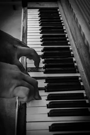 Elegant Vintage Black And White Wallpaper Wallpaper