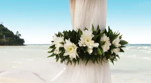 Elegant Wedding Flower Arrangement Wallpaper