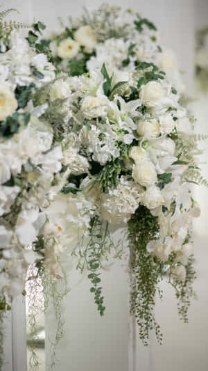 Elegant White Floral Arrangement Wallpaper