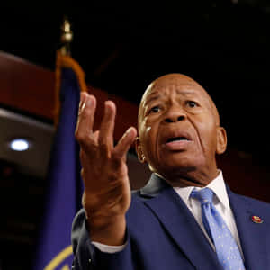 Elijah Cummings Raising His Hand Wallpaper