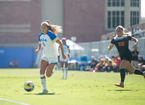 Elite Soccer Player Ashley Sanchez In Action Wallpaper