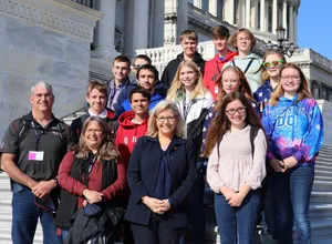 Elizabeth Cheney On Hill Steps Wallpaper