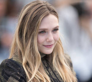 Elizabeth Olsen Beautiful Smile Wallpaper