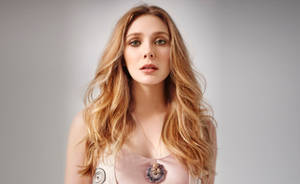 Elizabeth Olsen Blonde Waves Wallpaper