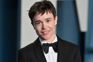 Elliot Page Smilingin Tuxedo Wallpaper