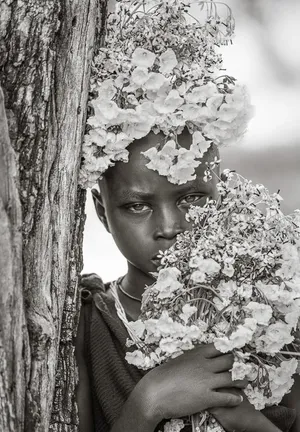 Embrace The Power Of The Black Magic Woman Wallpaper