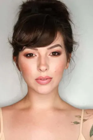 Embrace The Vibrant Colors Of Spring With This Stunning Spring Makeup Look. Wallpaper