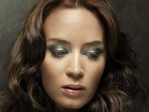 Emily Blunt With Gorgeous Eyeshadow Wallpaper