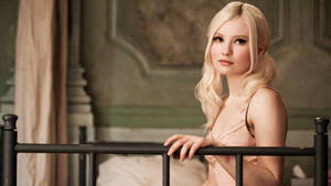 Emily Browning As Baby Doll In Sucker Punch Wallpaper