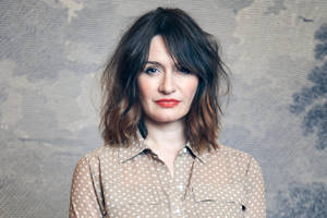 Emily Mortimer Short Hair Wallpaper