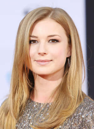 Emily Vancamp Elegant Portrait Wallpaper