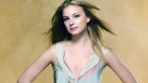 Emily Vancamp Elegant Portrait Wallpaper