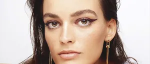 Emma Mackey Showcases Radiant Beauty With A Stunning Winged Liner Look Wallpaper