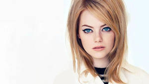 Emma Stone Looking Radiant, Classic Beauty Wallpaper