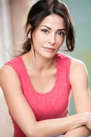 Emmanuelle Vaugier Striking A Pose Wallpaper