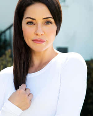 Emmanuelle Vaugier Stunning Pose In A Designer Outfit Wallpaper