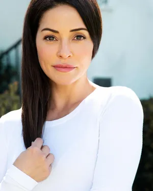 Emmanuelle Vaugier Stunning Pose In A Designer Outfit Wallpaper